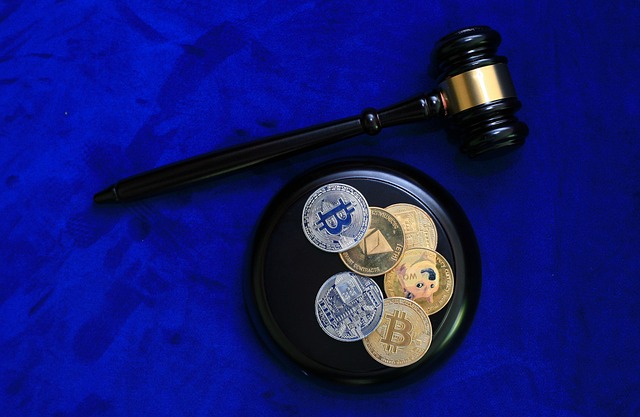 b4bit_blockchain_usos_reales_suministro_salud_contratos
